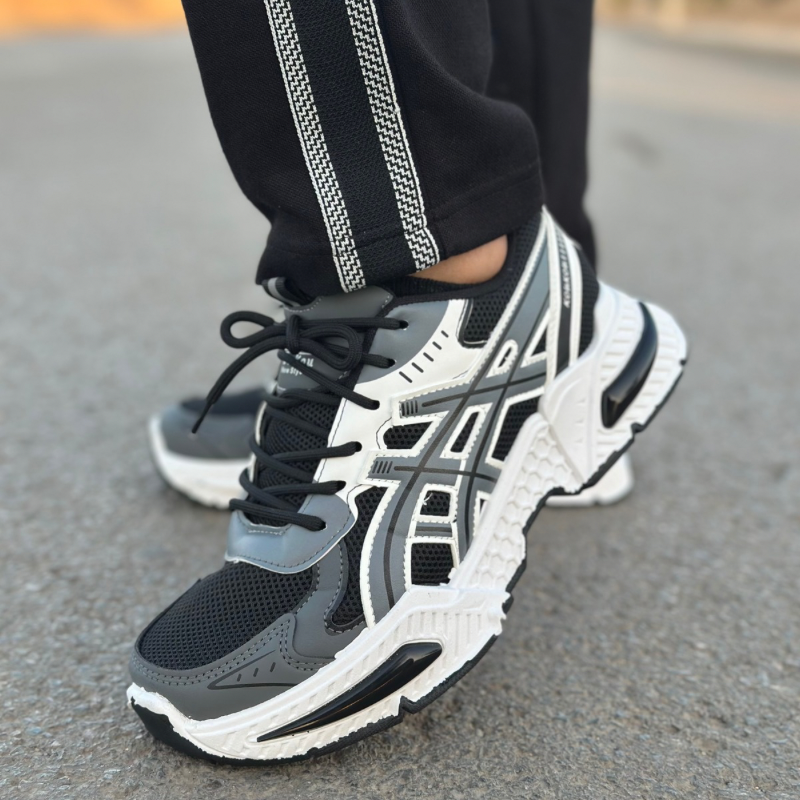 Asics Noir