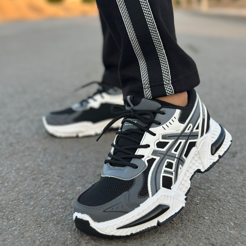 Asics Noir